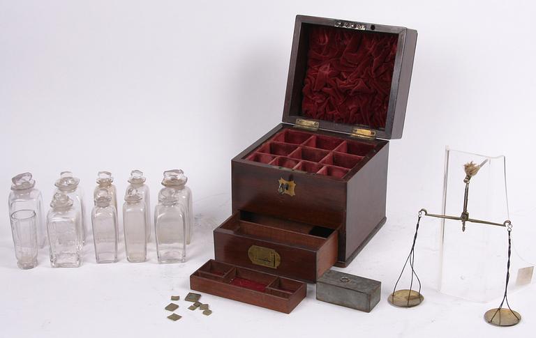 SCHATULL, England, 1800-tal.