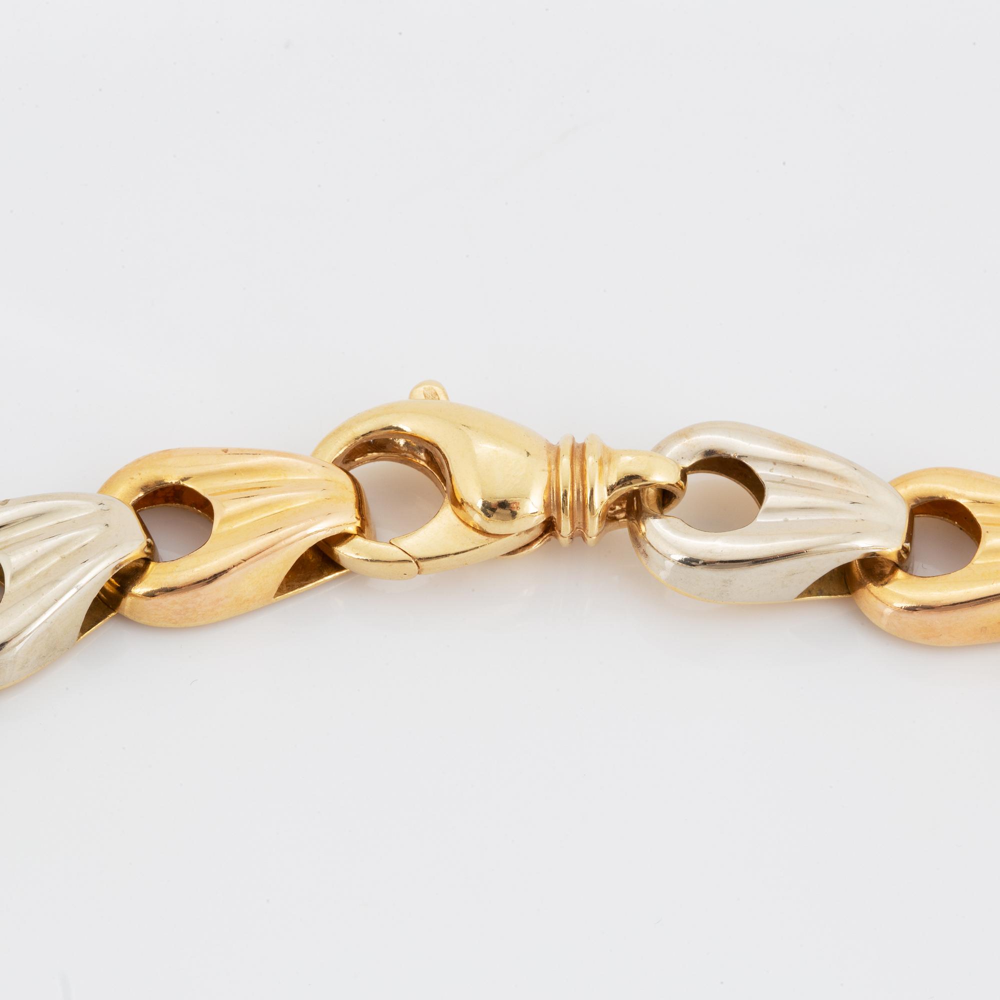 18K gold necklace.