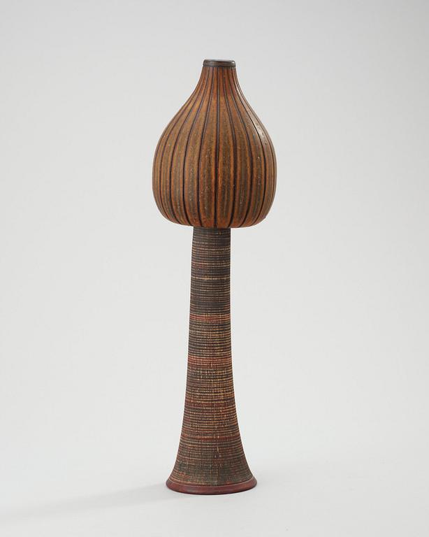 A Wilhelm Kåge 'Farsta' stoneware vase, Gustavsberg Studio 1959.