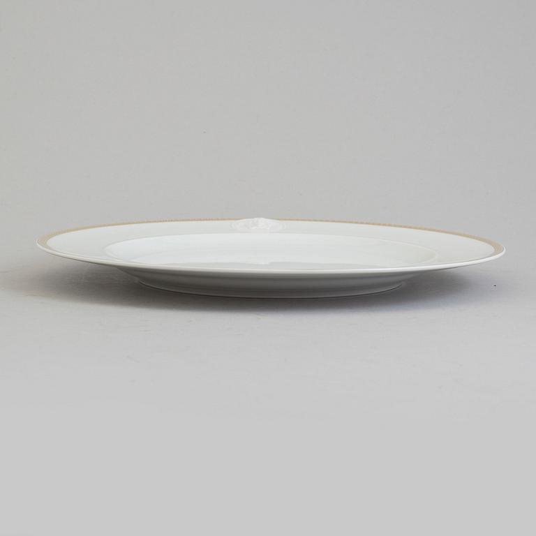 a set of 6 porcelain plates, 'Médaillon Méandre d'Or', Ikarus, by Versace for Rosenthal.