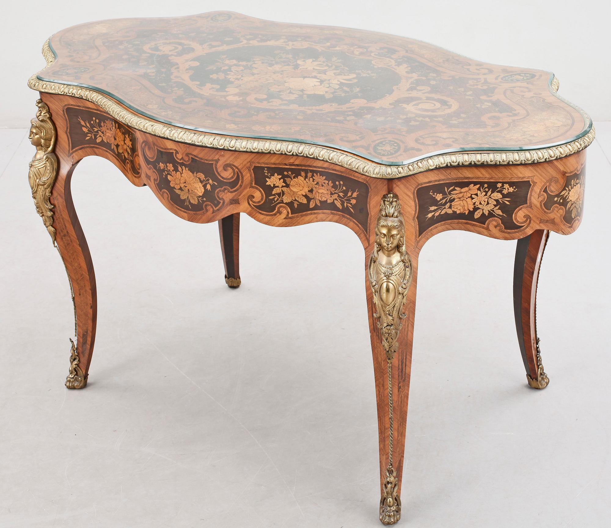 BORD, Louis XV-stil, 1900-talets mitt.