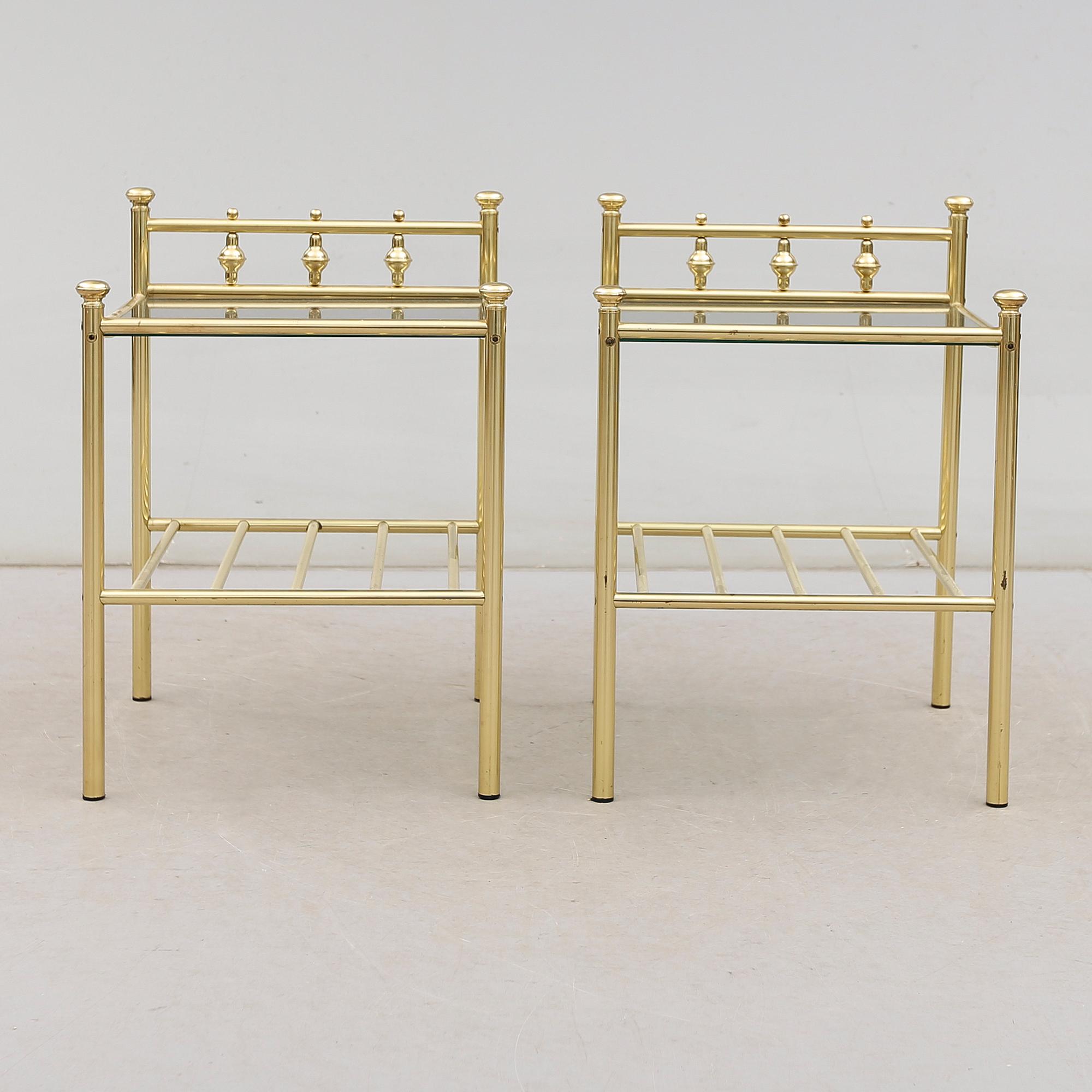 SÄNGBORD, 1 par, 1900-talets andra hälft.