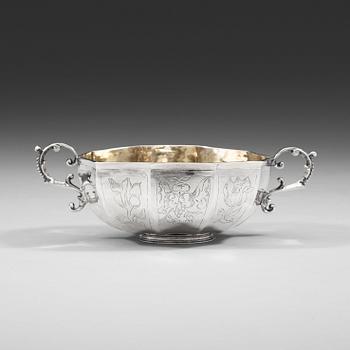 886. JÖRAN HIERONYMI BERNEGAU, Norrköping (verksam -1648-1679), brännvinsskål, silver, barock.