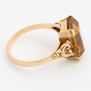 Ring 18K guld med en fasettslipad citrin.
