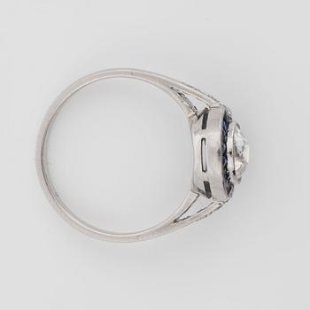 RING med safirer och diamant med äldre slipning ca 1.00 ct. Kvalitet ca H/VS. Art Deco.