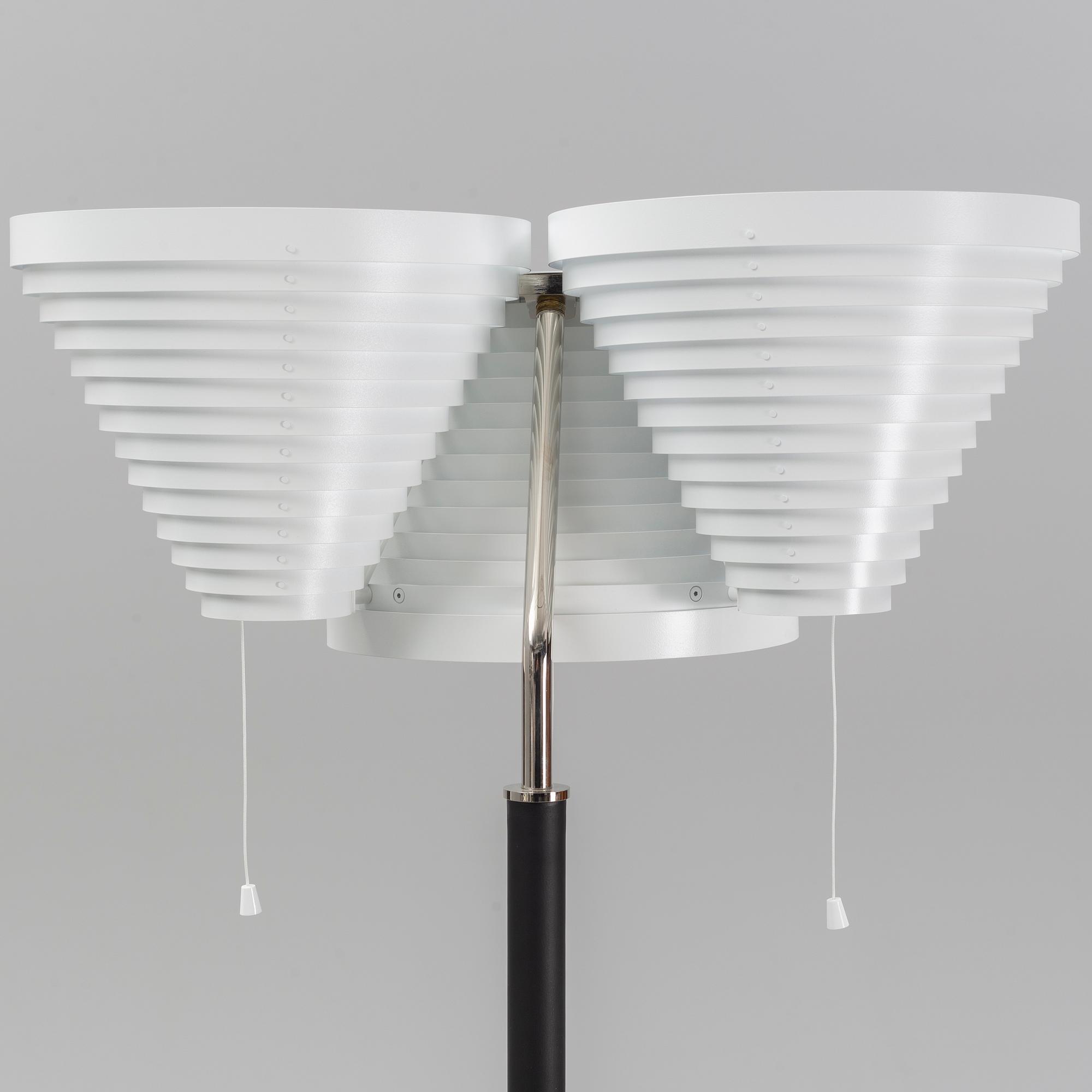 Alvar Aalto, golvlampa, modell A 809, Artek, formgiven 1959.