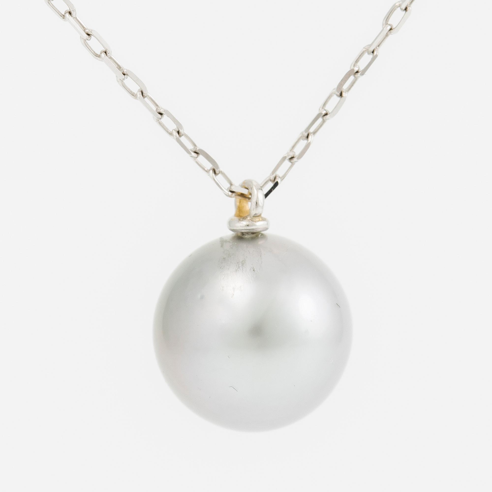 Collier 18K vitguld med odlad Tahitipärla.