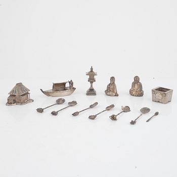 Four shakers, two salt cellars and six spoons, silver, Japan, 20th century.