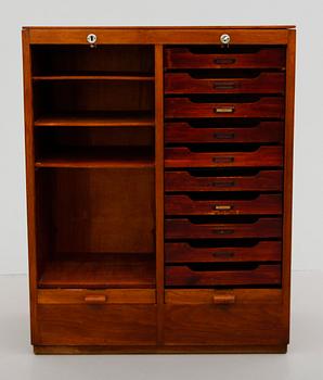 DOKUMENTSKÅP, 1900-talets mitt.