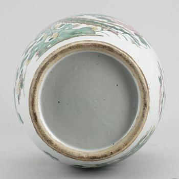 VAS, porslin, Kina, 1900-tal.