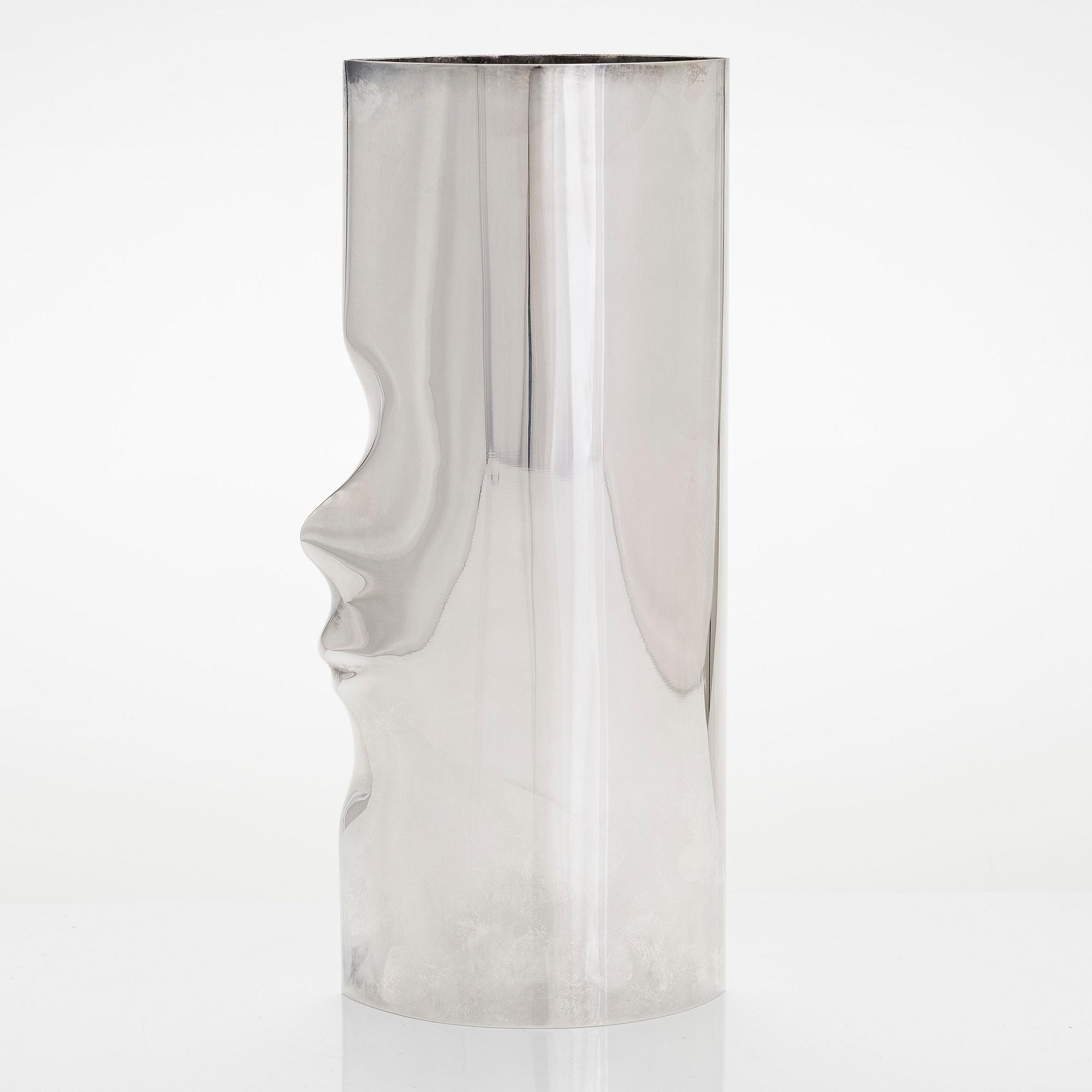 Pekka Piekäinen, vas, sterlingsilver, J.A.Tarkiainen, Helsingfors, 1990.