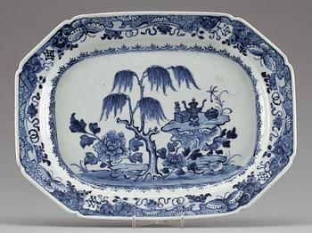 STEKFAT, porslin,  porslin, Kina, Jiaqing (1796-1820).
