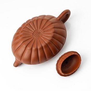 Zhou Guizhen, A Chinese yixing 'chrysanthemum' teapot, 1980/90s.