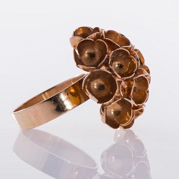 RING, 14K guld. Liisa Vitali, Kultakeskus 1971. Vikt ca 8,8 g.