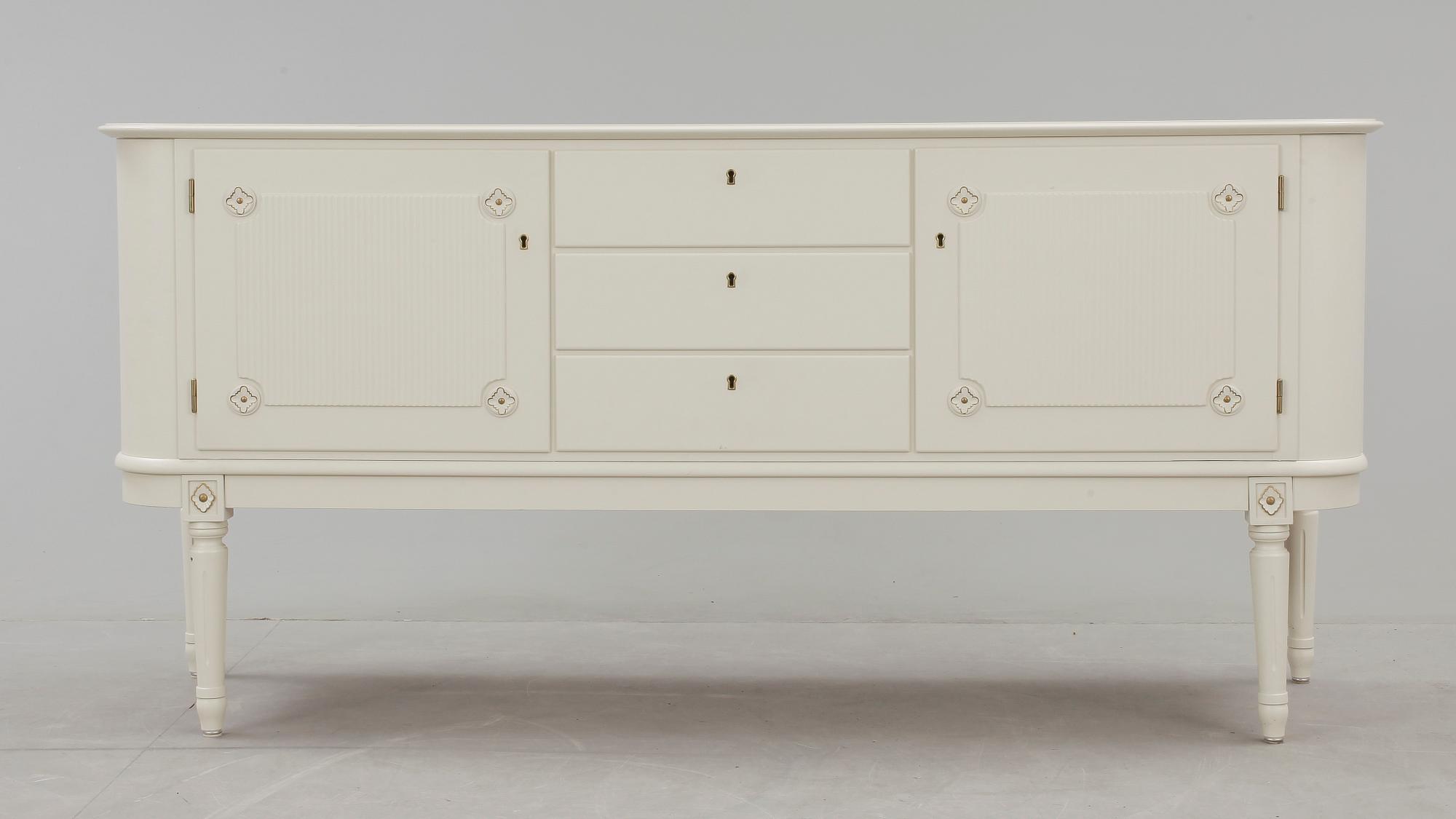SIDEBOARD, gustaviansk stil, 1900-tal.