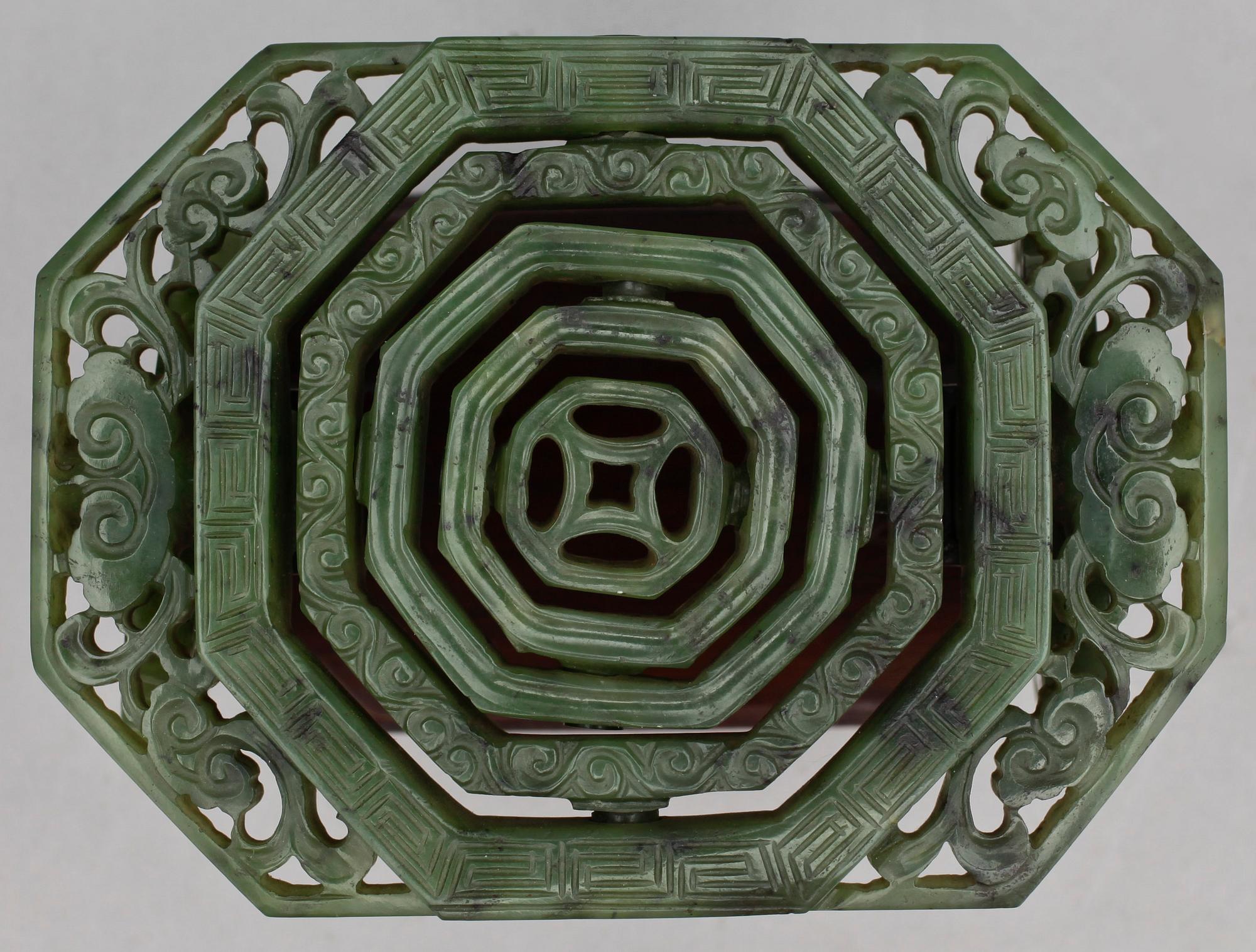 BÄLTESPÄNNE, nefrit, Kina, sen Qing, 1800/1900-tal.
