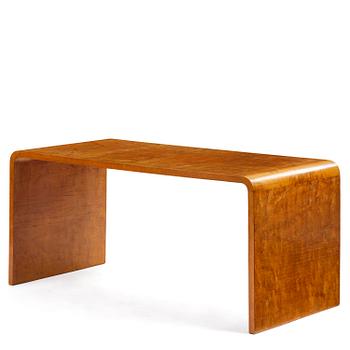 326. Swedish Modern, a birch veneered coffee table, 1930s-40s.