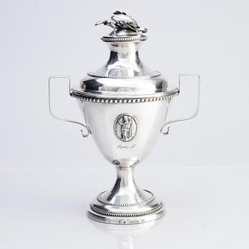 A Swedish 18th century silver sugar bowl with lid, marks of Petter Gillberg, Varberg 1790.