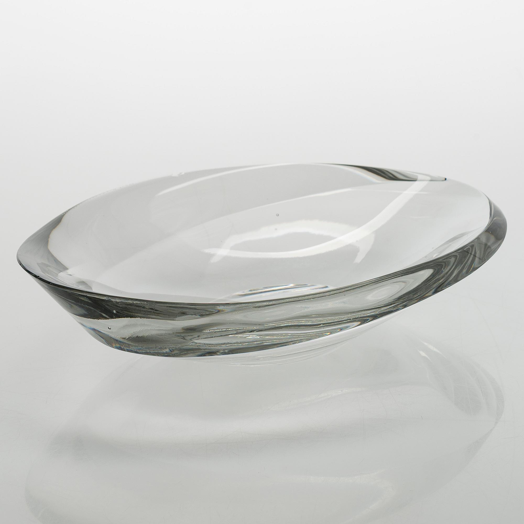 Tapio Wirkkala, an Art glass bowl, signed Tapio Wirkkala Iittala 3860.