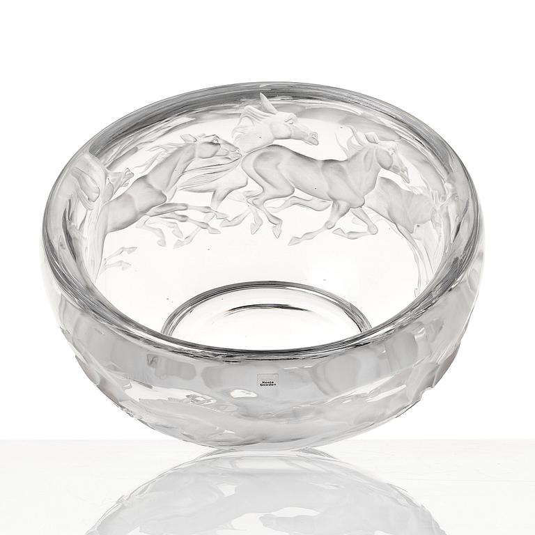 Vicke Lindstrand, a unique engraved glass bowl, reportedly a special commission ca 1972, Kosta, Sweden engraved by Tage Cronqvist.