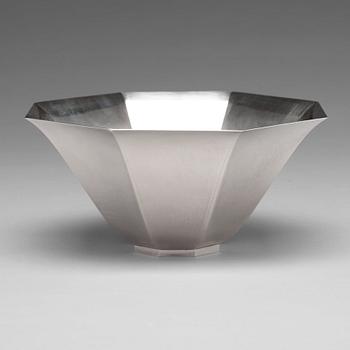 129. Wiwen Nilsson, an octagonal bell shaped sterling bowl, Lund Sweden 1945.