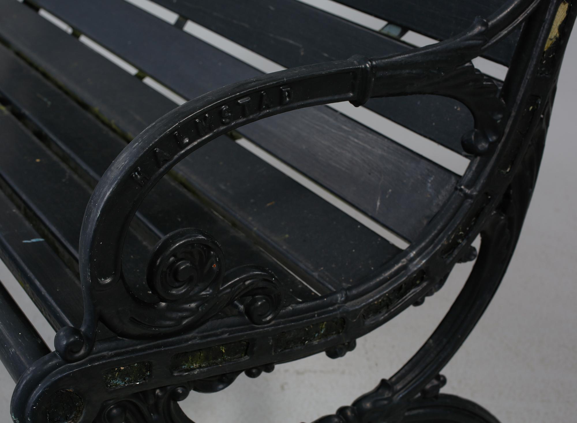 TRÄDGÅRDSBÄNK, märkt Aug. Hansson Halmstad, 1900-tal.