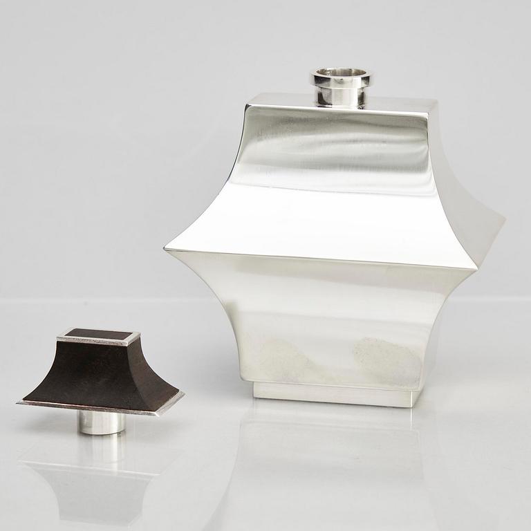 Rolf Lindståhl, a sterling silver bottle with lid, Stockholm 1988.