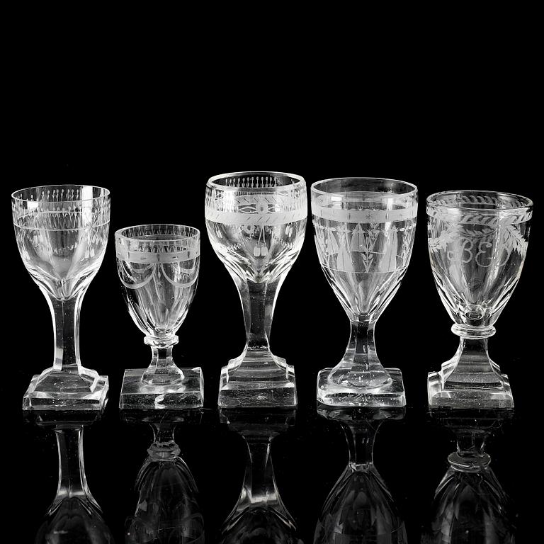 A matched set of 20 wine glasses, 19th/20th Century.
