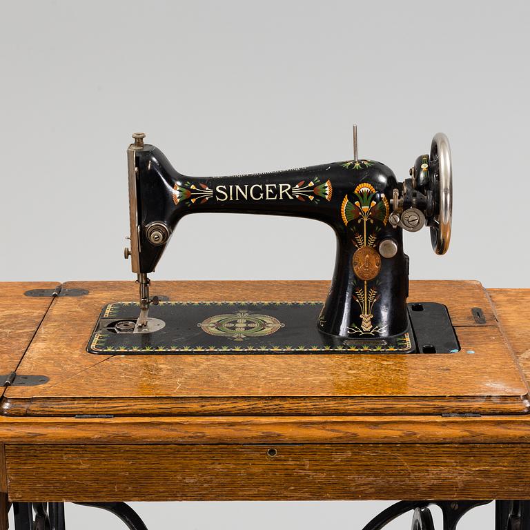 SYMASKIN MED BORD, Singer, Omkring år 1900.