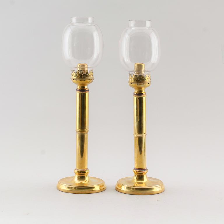 LJUSLYKTOR, 1 par, mässing, omkring år 1900.