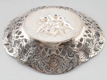 SKÅL, silver, svenska importstämplar, 1900-talets första hälft. Vikt ca 114 g.