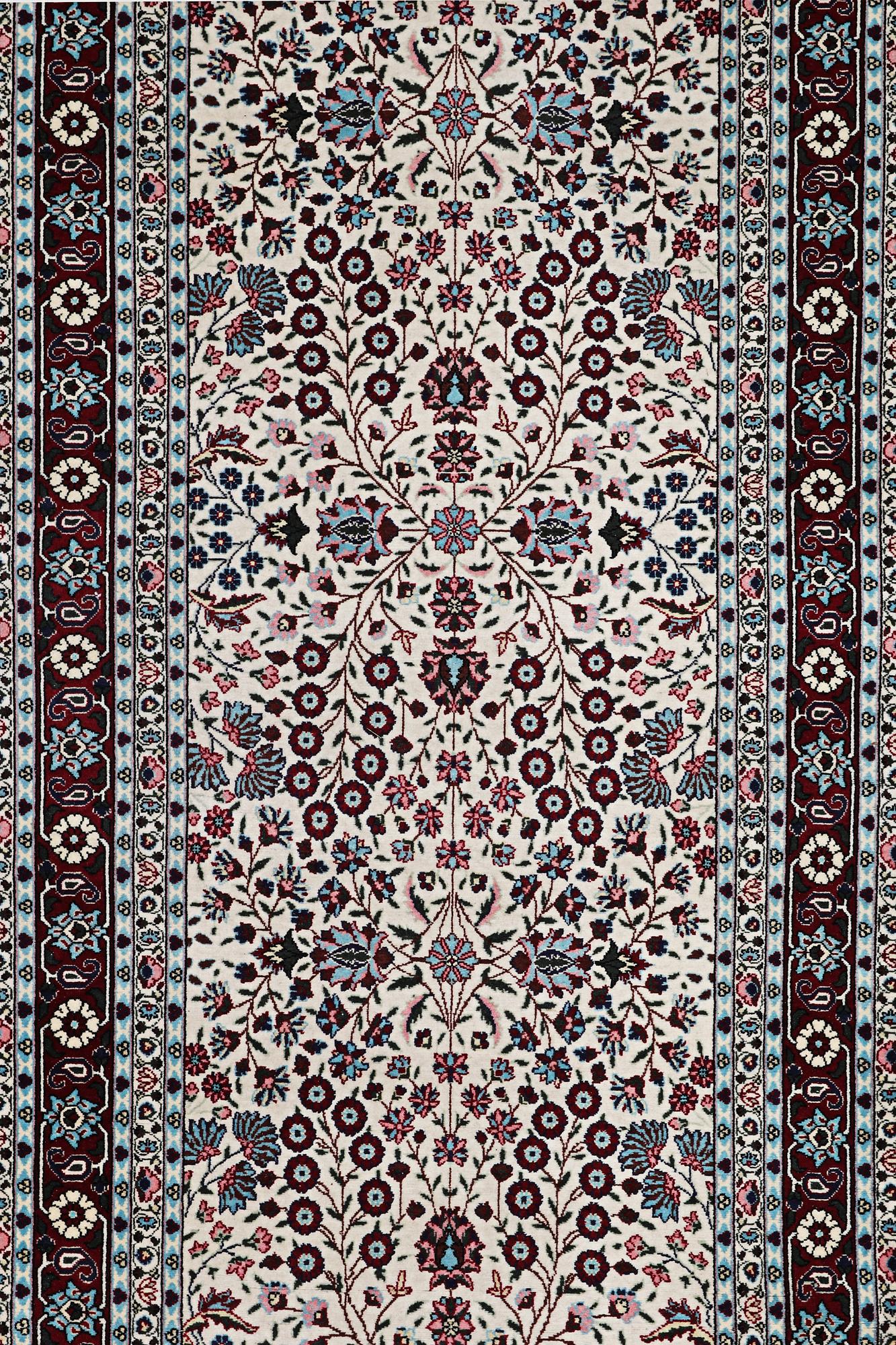 Gallerimatta, Täbriz, ca 483 x 103 cm.