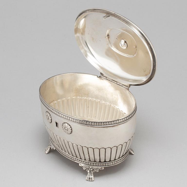 A silver sugar box by CG Hallberg Stockholm, 1912.