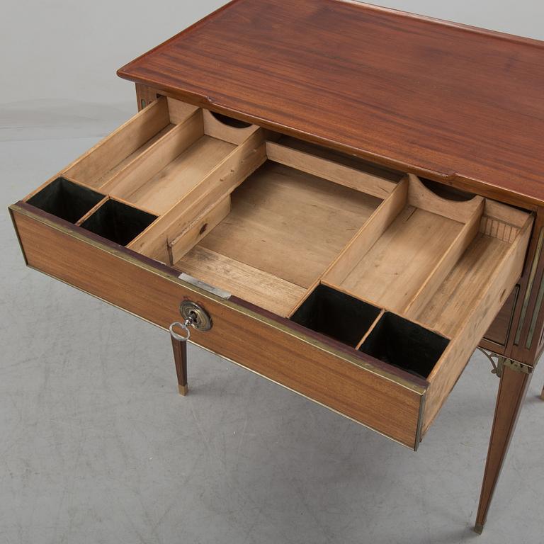 BORD, sengustavianskt, 1700-talets slut.