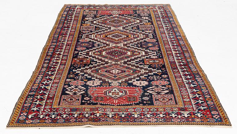 An antique Shirvan carpet. ca 285 x 147 cm.