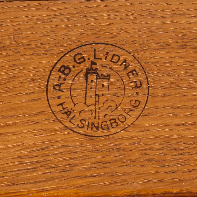BYRÅ, gustaviansk stil. A.B G Lidner Hälsingborg 1900-talets första hälft.