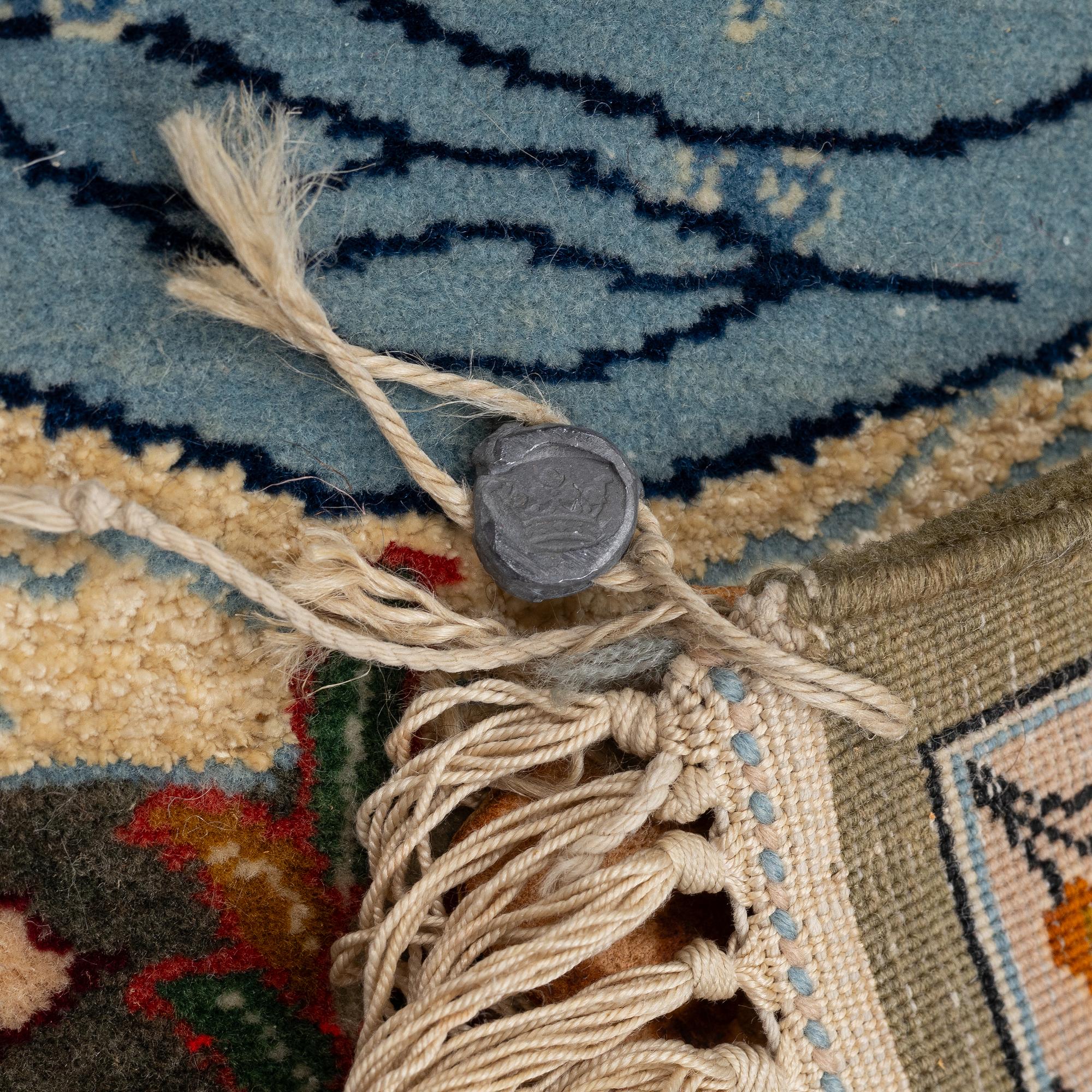 A semi-antique Isfahan rug, central persia,  177 x 108 cm.