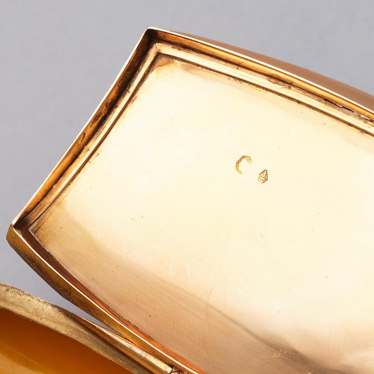 A French gold box en quatre couleurs, marks of Christian Petschler, Paris 1814-1822.