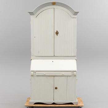 A writing cabinet, 18th/19th century.