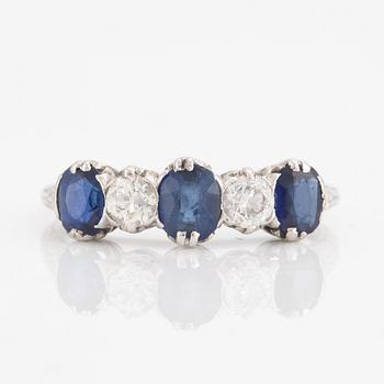 Ring, platinum with sapphires and old-cut diamonds, first half of the 20th century.