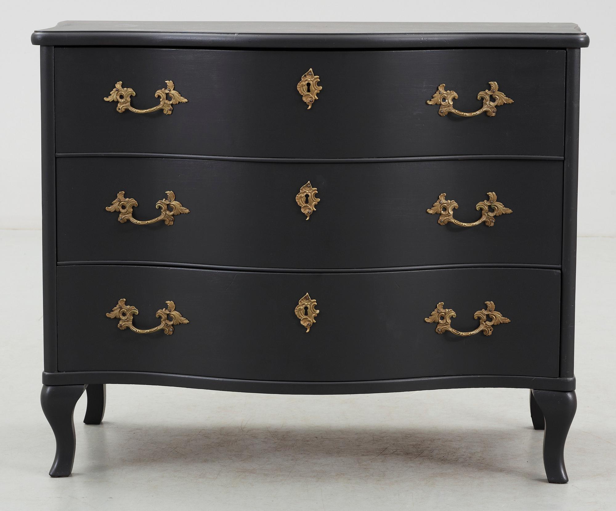 BYRÅ. Rokokostil, sent 1900-tal.