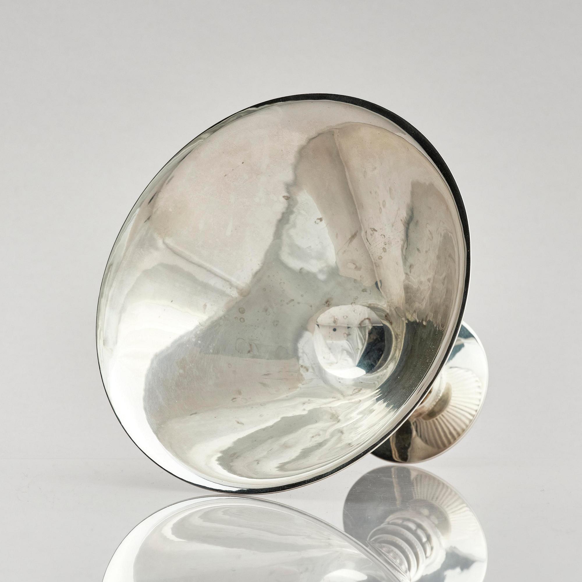 Georg Jensen, skål på fot, sterling silver, modell 259, design Gundorph Albertus, Köpenhamn efter 1945.