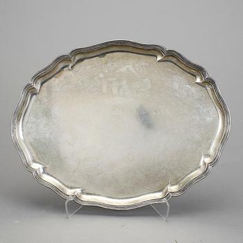 BRICKA, silver, svensk importstämpel, K. Anderson, Stockholm 1917. Vikt ca 1070 gram.