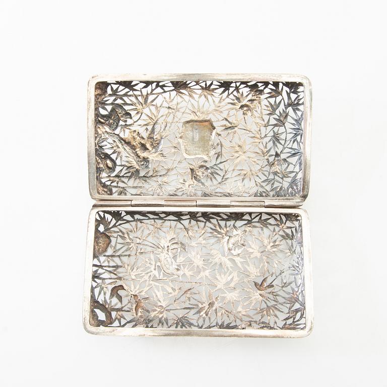 Cigarettfodral  silver Luenwo, Shanghai, Kina 1900-talets första hälft.
