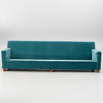 Josef Frank, soffa "Långsoffan", modell 3031, Firma Svenskt Tenn.