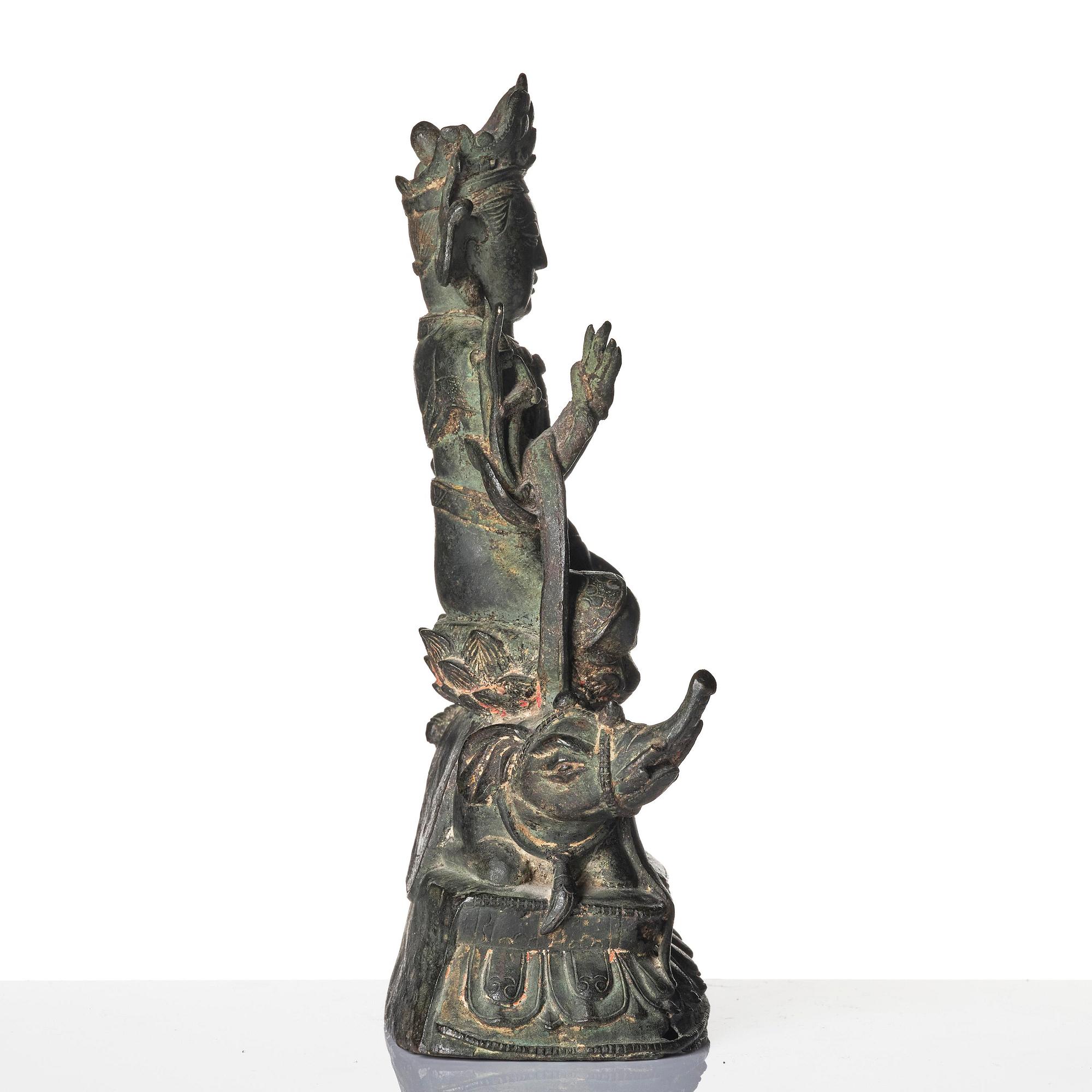 Boddhisattva sittandes på elefant, troligen sen Mingdynasti.