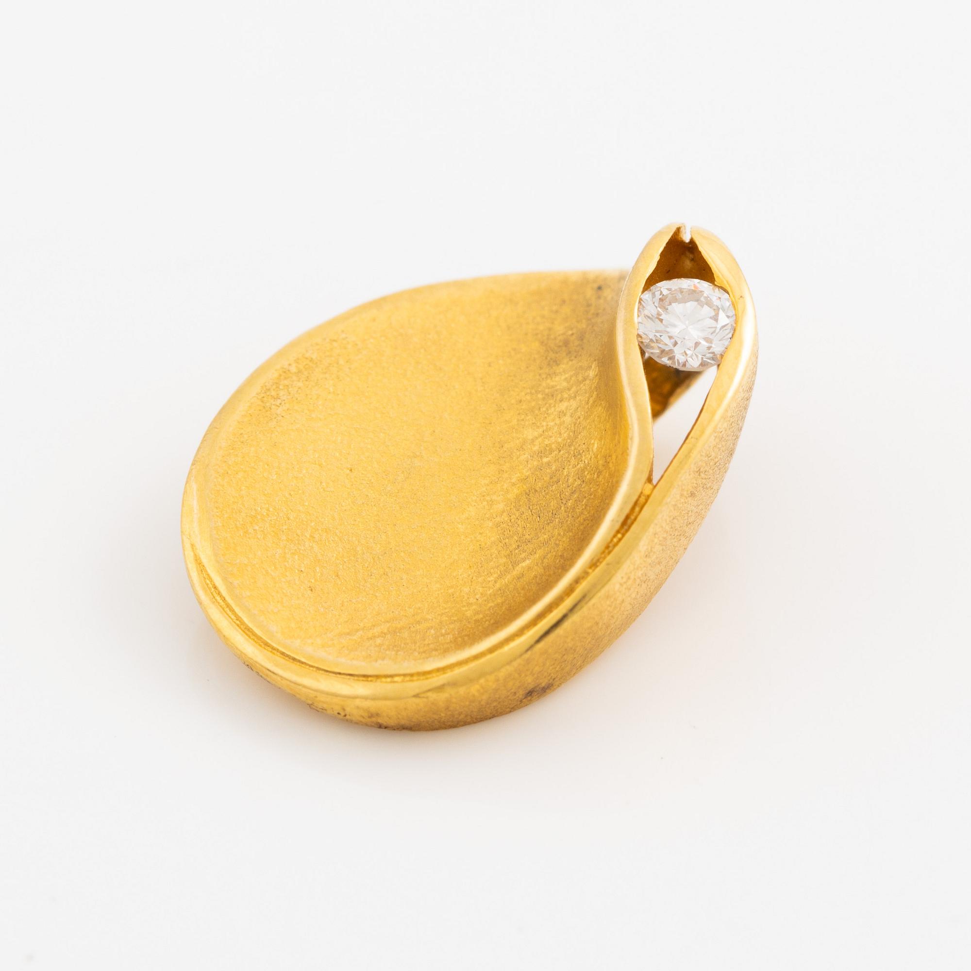 Pendant, 18K gold with a round brilliant-cut diamond.