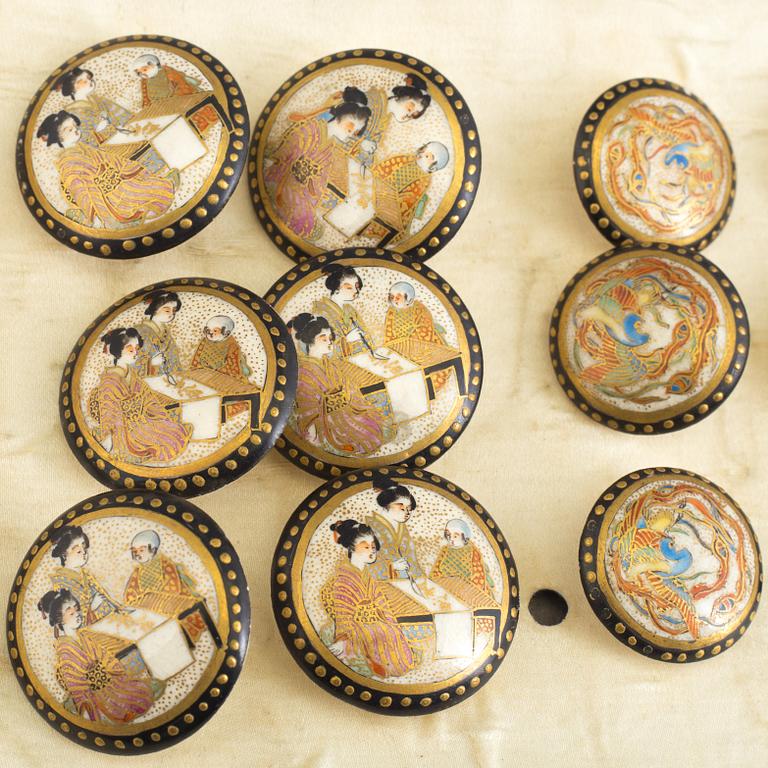 18 circa 1900 Japanese buttons.