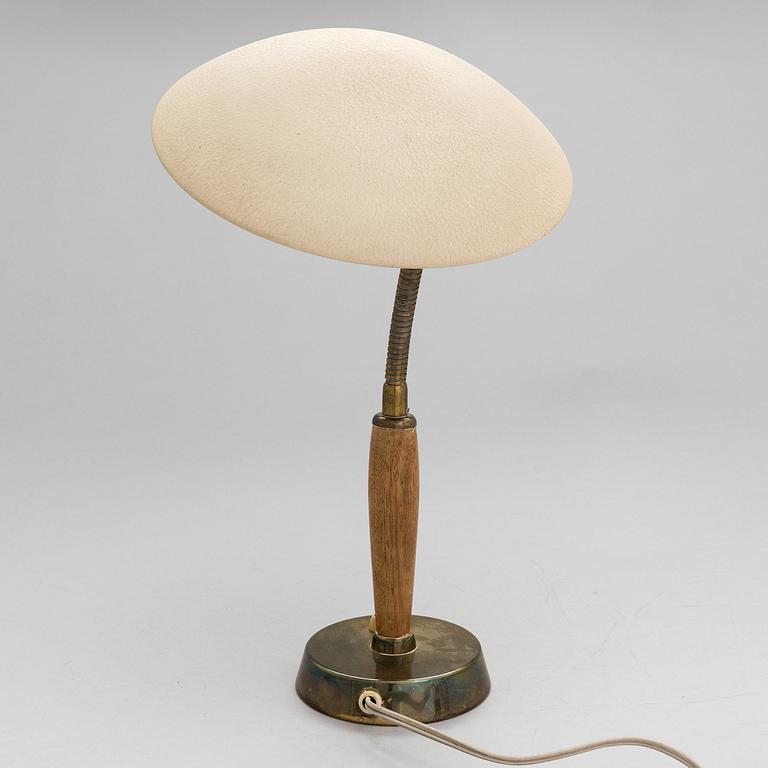 Bordslampa, K 11-25, Idman, Finland 1900-talets mitt.