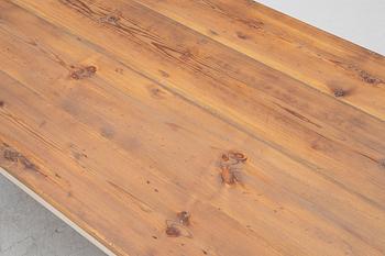 Matbord, samtida tillverkning.